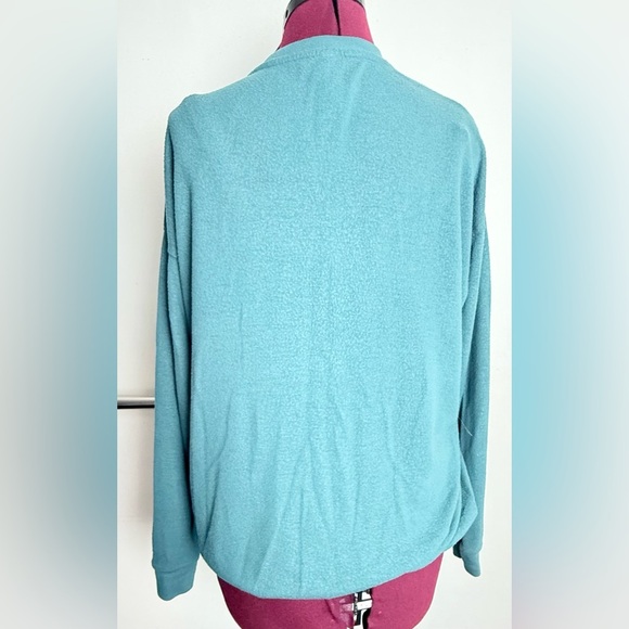ALO Yoga Light Blue Sweatshirt - Picture 3 of 5